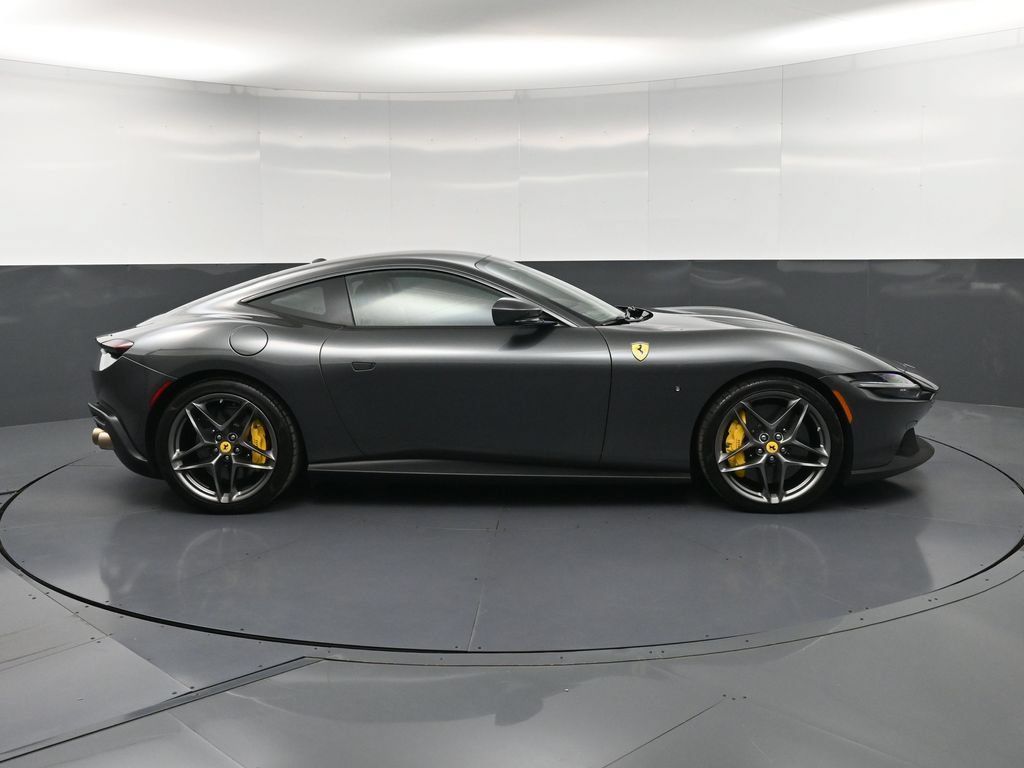 Used 2022 Ferrari Roma RWD image 9
