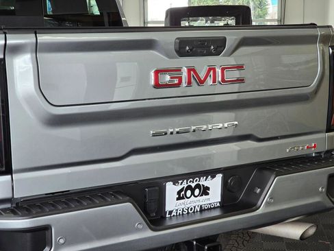 Used 2024 GMC Sierra 2500 AT4 w/ AT4 Premium Plus Package image 13