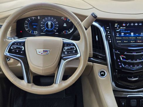 Used 2019 Cadillac Escalade ESV Platinum AWD/4WD image 26