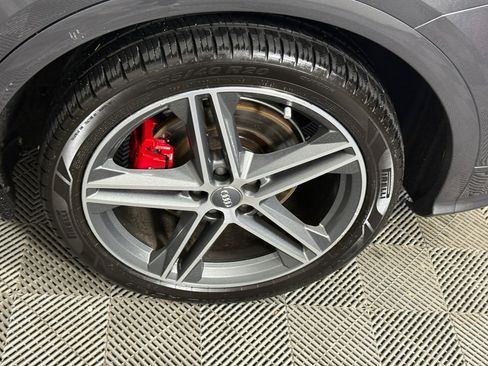 Used 2018 Audi SQ5 Prestige w/ Prestige Package image 11