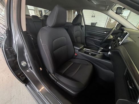 Used 2025 Nissan Altima 2.5 SV image 37