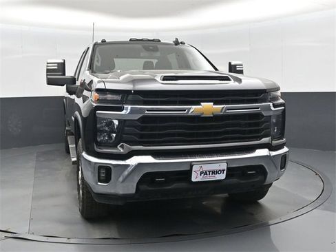 Used 2024 Chevrolet Silverado 2500 LT image 10