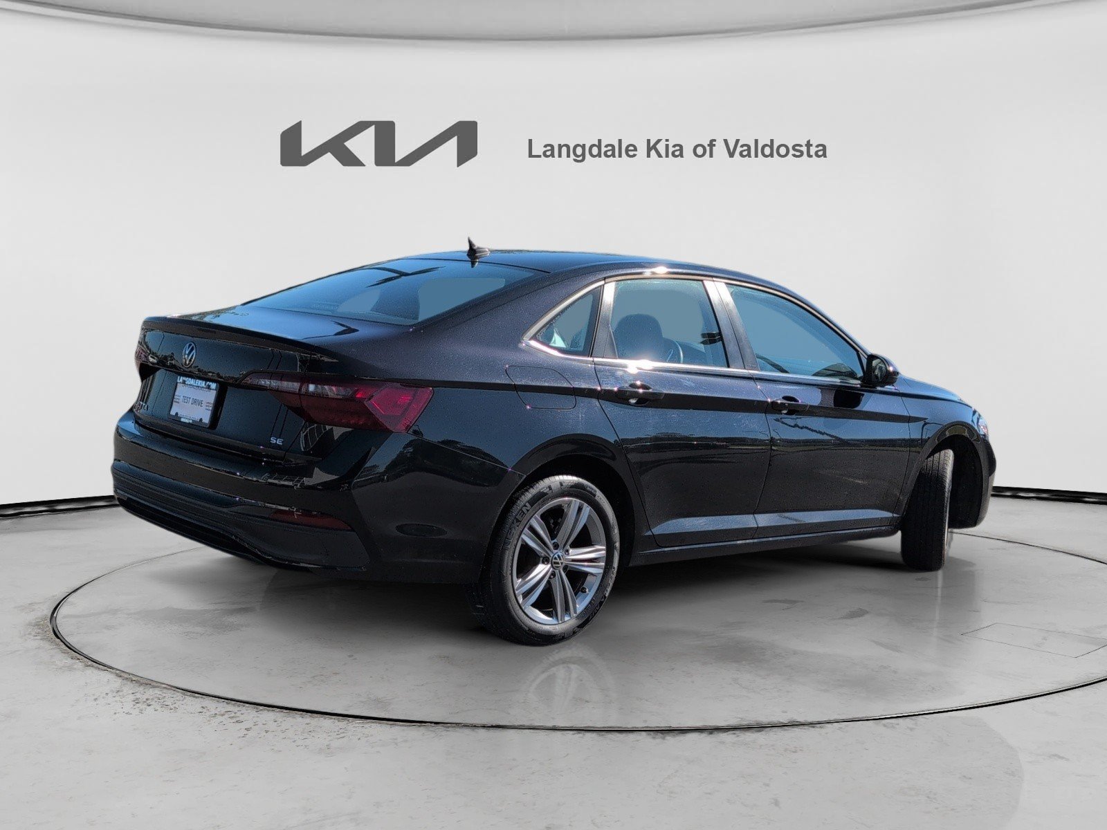 Used 2024 Volkswagen Jetta SE FWD image 4