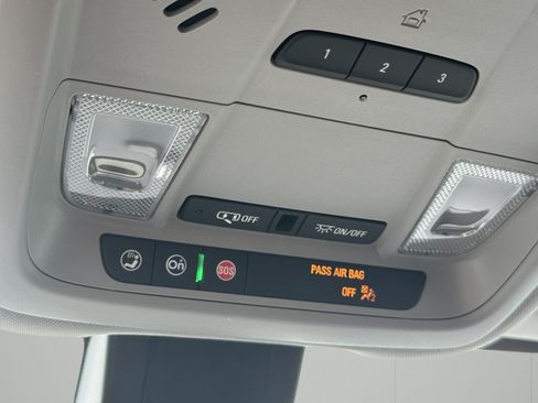 Used 2023 GMC Terrain SLT AWD/4WD image 28