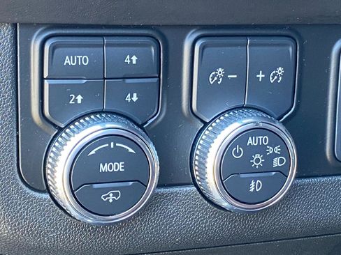 Used 2024 GMC Yukon Denali Ultimate AWD/4WD image 14