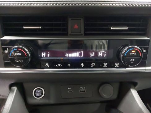 Used 2023 Nissan Rogue SV w/ SV Premium B Package image 21