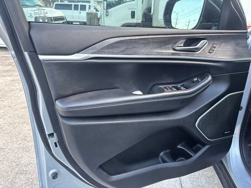 Used 2021 Jeep Grand Cherokee L Limited AWD/4WD image 10