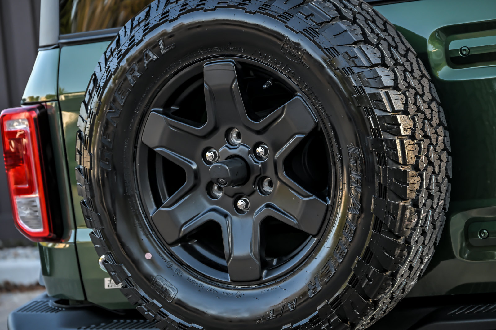 Used 2024 Ford Bronco Black Diamond AWD/4WD image 15