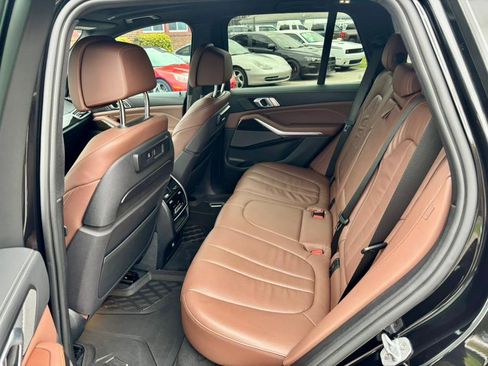 Used 2019 BMW X5 xDrive50i w/ M Sport Package image 13