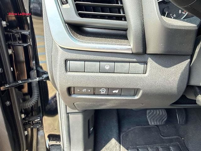 Certified 2024 Nissan Rogue SV FWD image 24