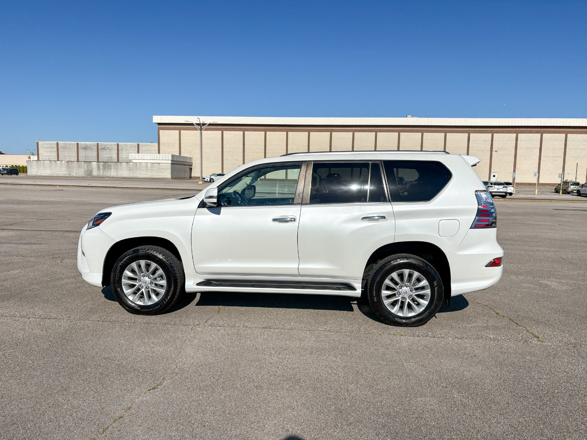 Used 2021 Lexus GX 460 Premium w/ Premium Package AWD/4WD image 5