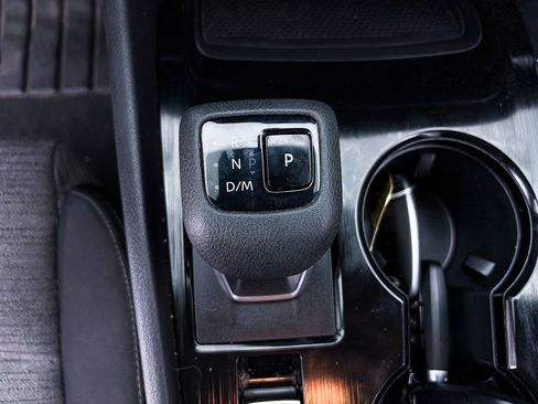Used 2023 Nissan Rogue SV AWD/4WD image 19