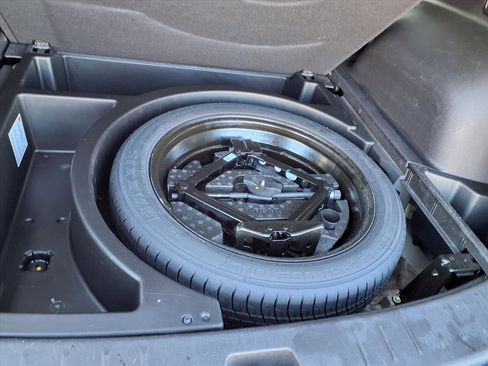 Used 2025 Chevrolet Blazer LT image 24