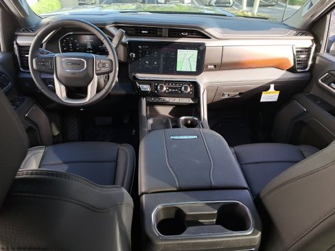 New 2026 GMC Sierra 2500 Denali w/ Denali Reserve Package image 15