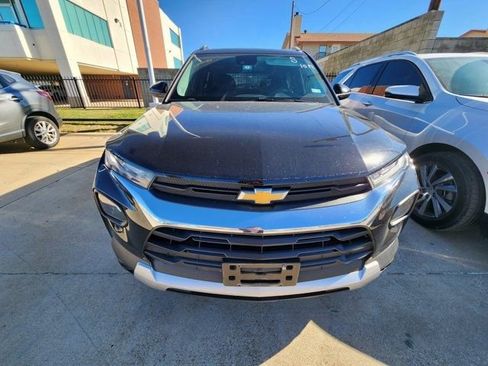 Used 2023 Chevrolet TrailBlazer LT image 2