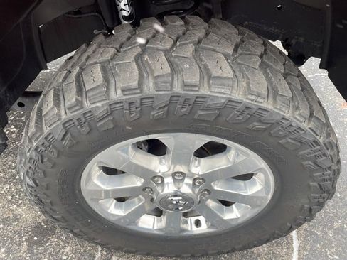 Used 2024 RAM 2500 Laramie w/ Sport Appearance Package image 17