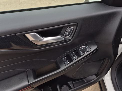 Used 2025 Ford Escape ST-Line w/ Tech Pack #1 image 10