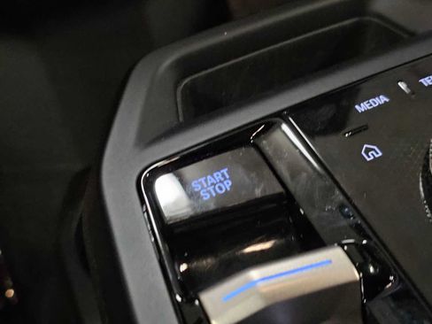 Certified 2024 BMW iX xDrive50 w/ Premium Package AWD/4WD image 19
