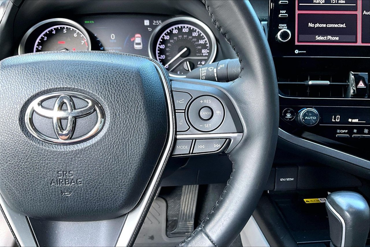 Used 2024 Toyota Camry XLE FWD image 11
