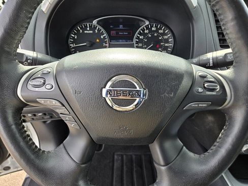 Used 2020 Nissan Pathfinder SL image 24