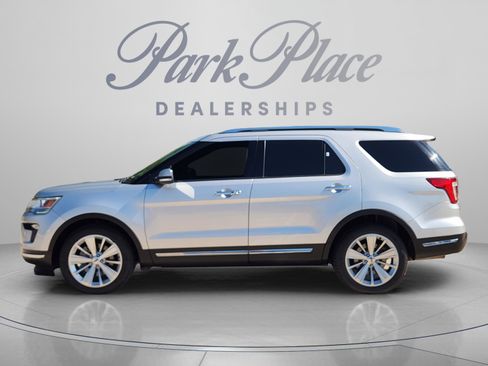 Used 2019 Ford Explorer Limited w/ Class III Trailer Tow Package FWD image 2