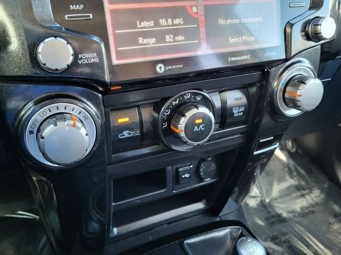 Used 2020 Toyota 4Runner TRD Off-Road Premium image 23