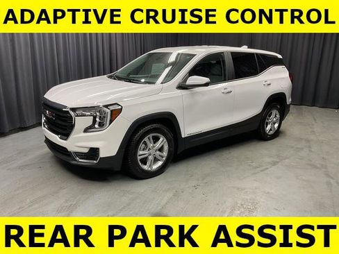 Used 2022 GMC Terrain SLE image 1