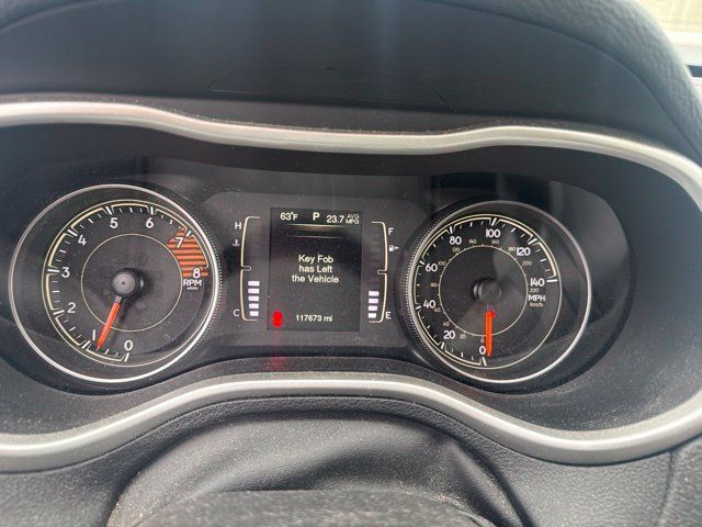 Used 2016 Jeep Cherokee Latitude w/ Comfort/Convenience Group AWD/4WD image 14