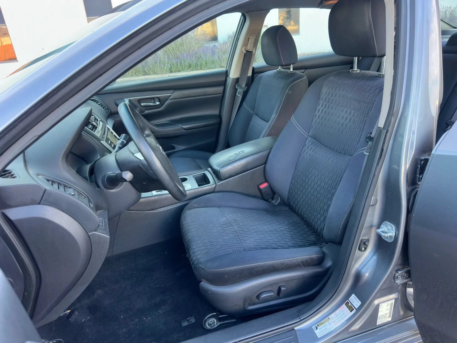 Used 2016 Nissan Altima 2.5 S w/ Power Driver Seat Package FWD image 10