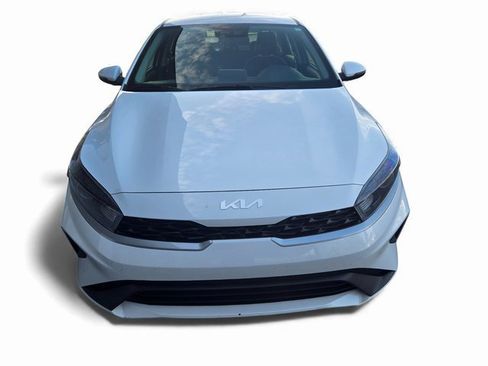 Used 2023 Kia Forte LXS w/ LXS Technology Package image 9