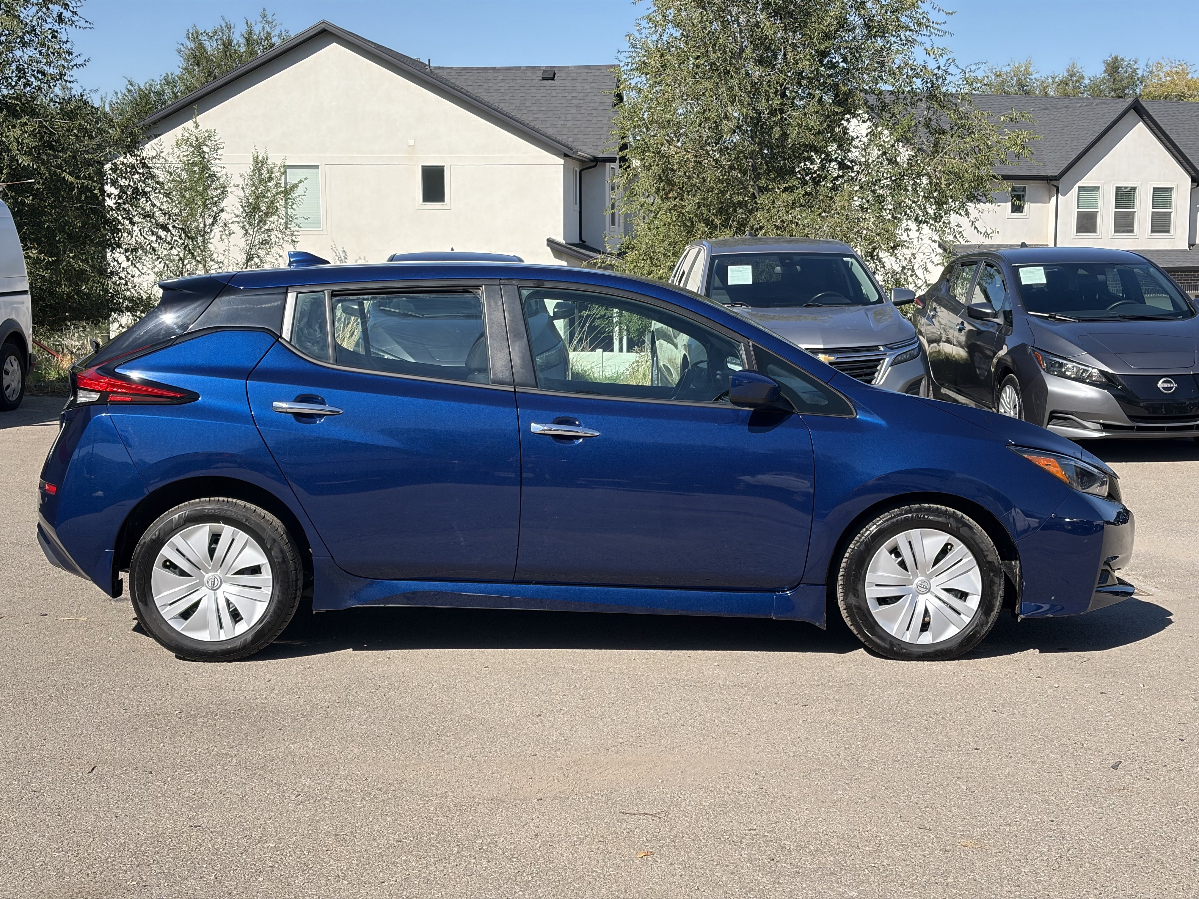 Used 2025 Nissan Leaf S FWD image 7