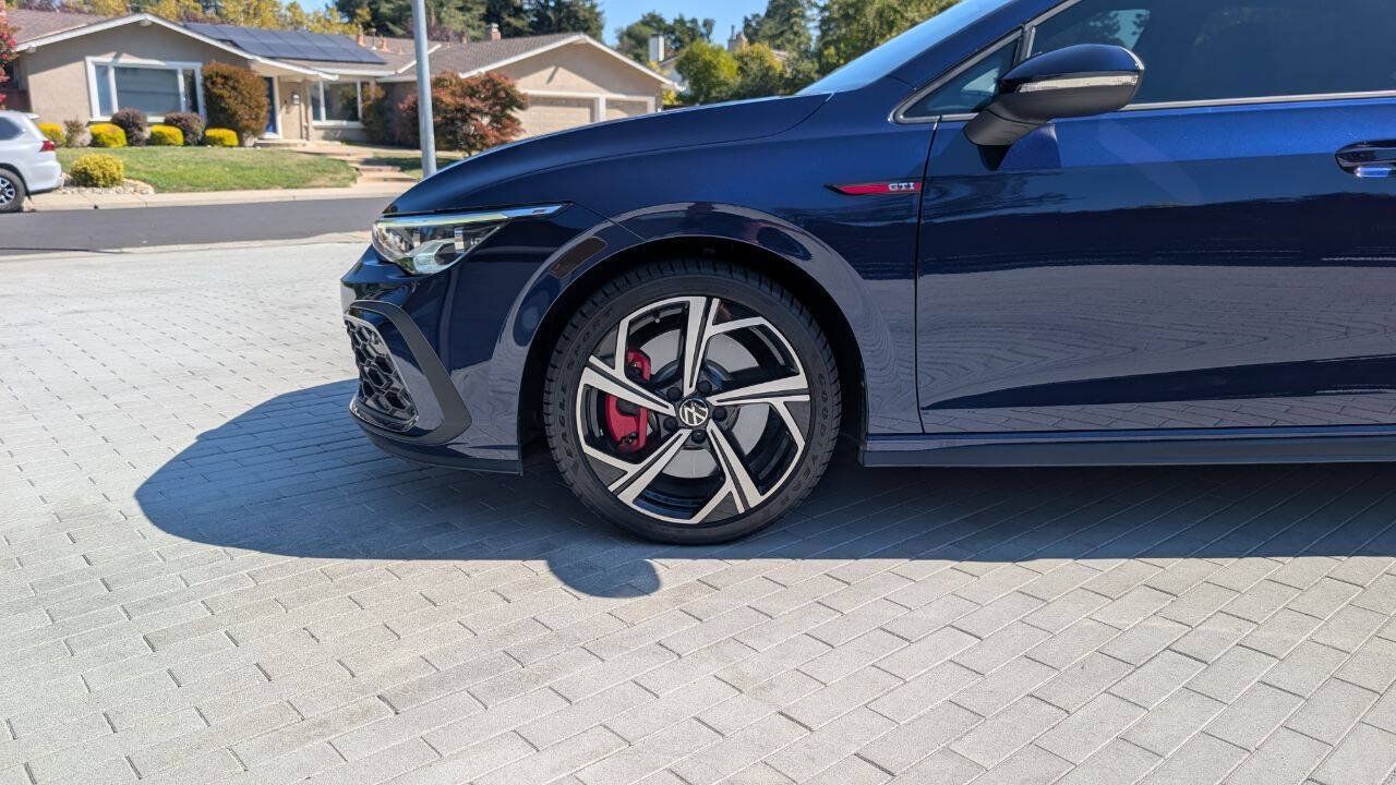 Used 2024 Volkswagen GTI SE FWD image 9
