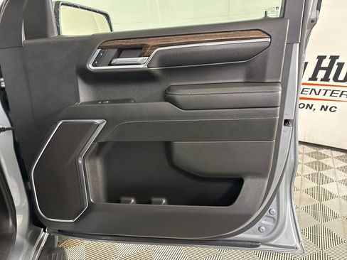 Used 2024 GMC Sierra 1500 SLE w/ Preferred Package image 26