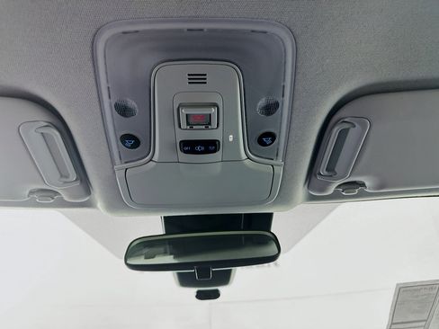 Used 2021 Toyota Prius Prime XLE image 18