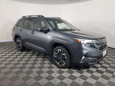 Used 2025 Subaru Forester Limited image 2