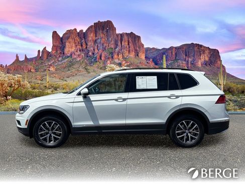 Used 2020 Volkswagen Tiguan SE w/ Panoramic Sunroof Package AWD/4WD image 3