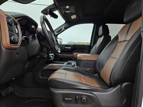 Used 2019 Chevrolet Silverado 1500 High Country w/ Technology Package image 16