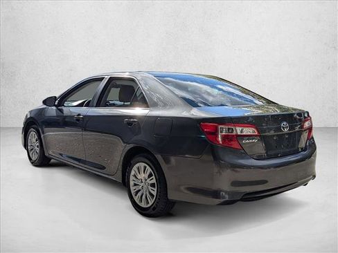 Used 2012 Toyota Camry LE image 6