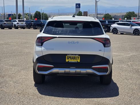 Used 2023 Kia Sportage LX AWD/4WD image 4