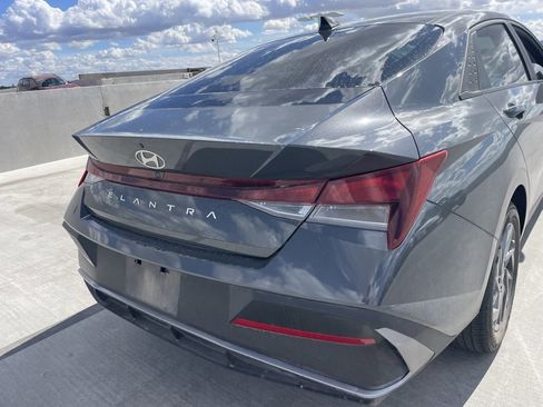 Used 2024 Hyundai Elantra SEL image 4
