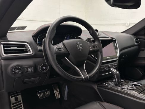 Used 2022 Maserati Ghibli Trofeo image 10