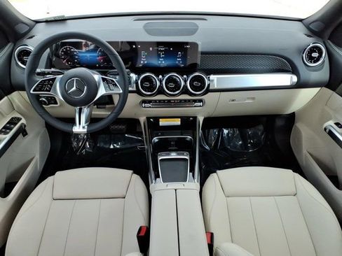 New 2026 Mercedes-Benz GLB 250 image 4