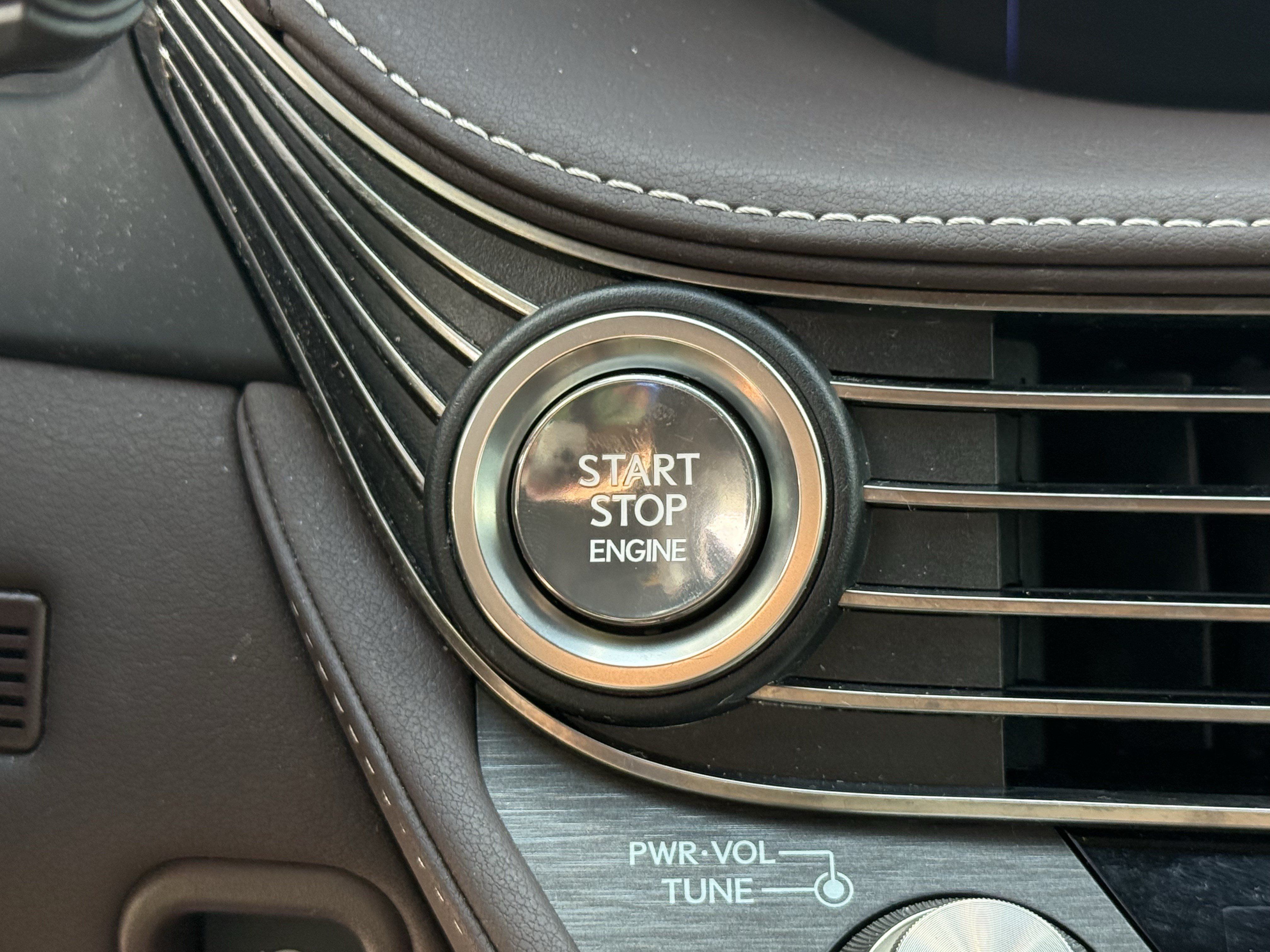 Used 2020 Lexus LS 500 w/ Interior Upgrade Package RWD image 24