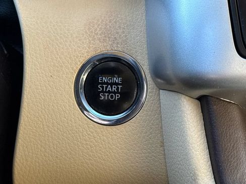 Used 2016 Toyota Highlander XLE FWD image 28