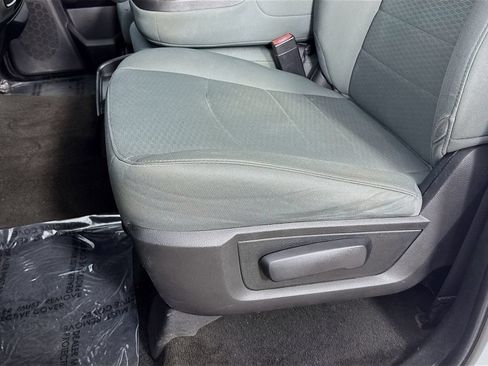 Used 2016 RAM 1500 Express RWD image 22