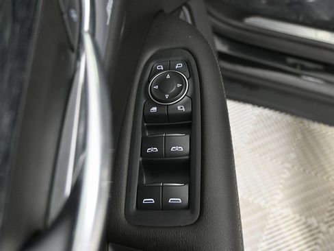 Used 2022 Cadillac XT5 Premium Luxury image 19