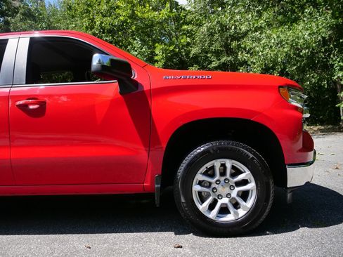 Used 2025 Chevrolet Silverado 1500 LT AWD/4WD image 47