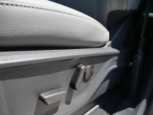Used 2025 Ford F150 Lightning Flash AWD/4WD image 33