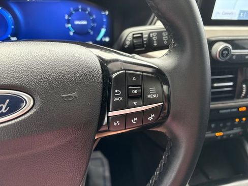 Used 2022 Ford Escape SEL w/ Technology Package AWD/4WD image 12