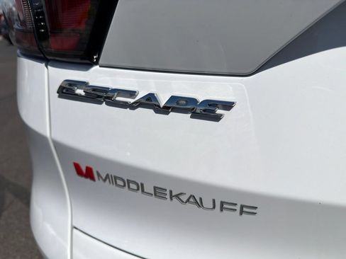 Used 2018 Ford Escape S FWD image 39